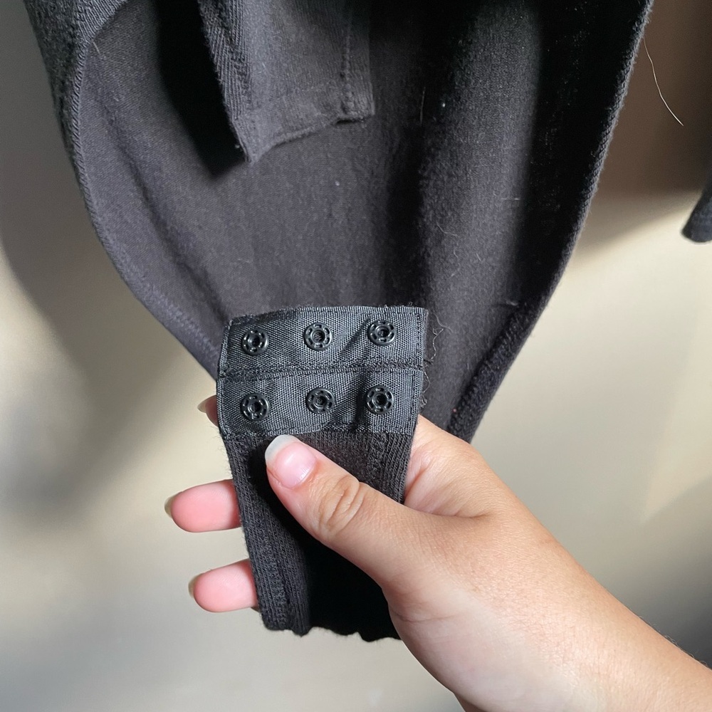 Madewell Stretchy Soft Basic Black Long Sleeve Bo… - image 5